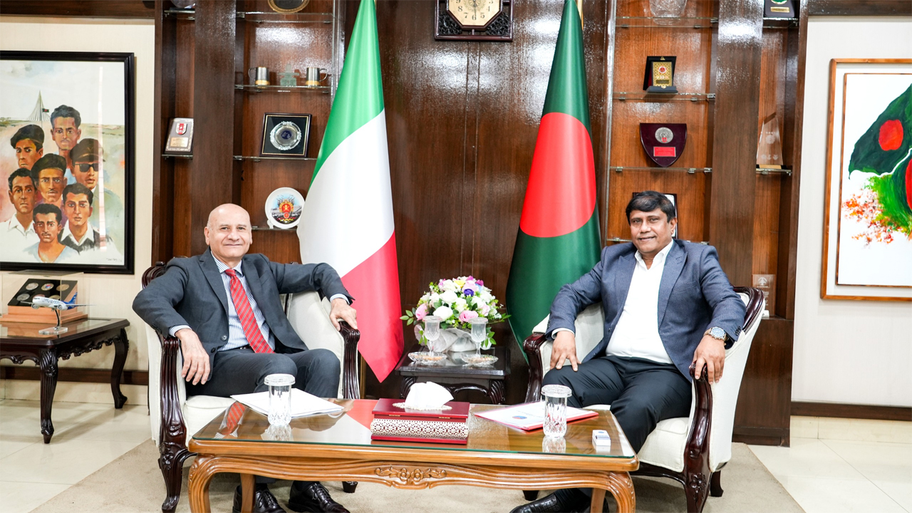 প্রধানমন্ত্রীর প্রতিরক্ষা উপদেষ্টার সাথে ইতালির রাষ্ট্রদূতের সাক্ষাৎ