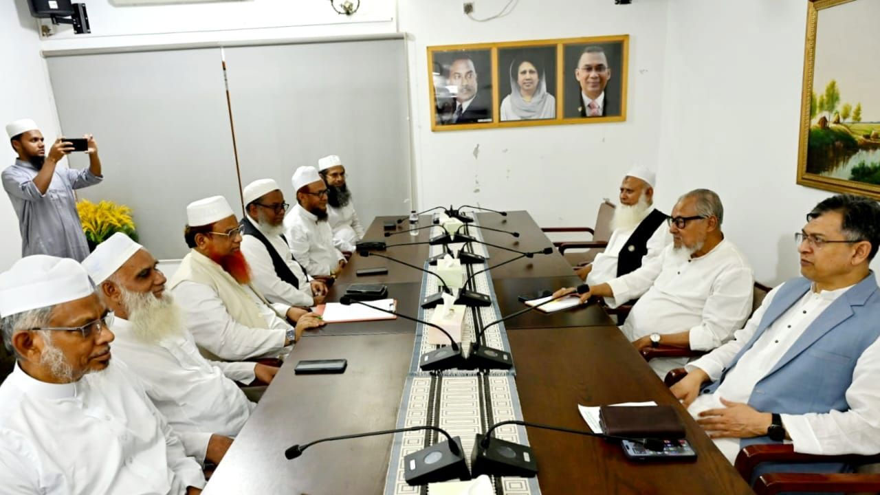 চলমান রাজনৈতিক পরিস্থিতি নিয়ে বিএনপির সাথে জমিয়তের বৈঠক অনুষ্ঠিত হয়েছে