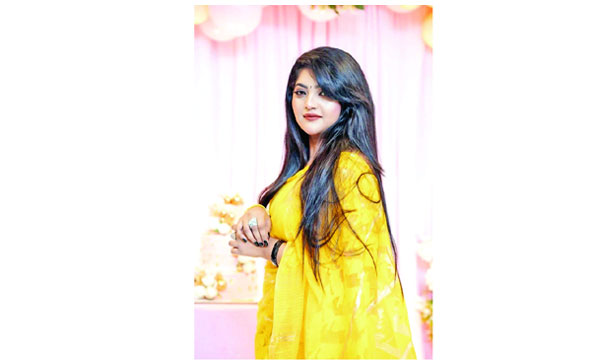 এই সময়ে সালমা