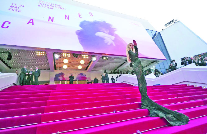 কান উৎসবে সেরা ছবির দৌড়ে এগিয়ে কারা