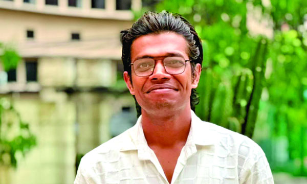 মৌলিক ১০ গান নিয়ে আসছেন আতিক