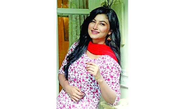 ঈদে বর্ণাঢ্য লামিমা লাম