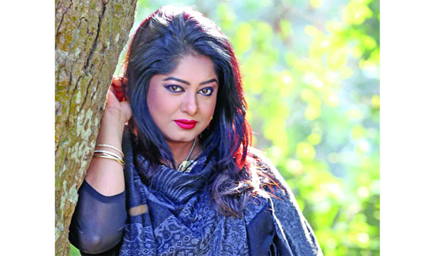 আপাতত নতুন সিনেমায় নয়  মৌসুমী