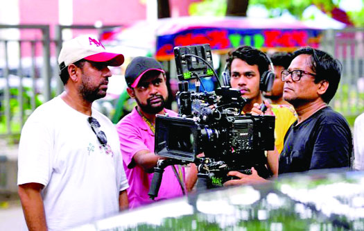 ‘এটা আমাদেরই গল্প’ মুক্তির খবর দিলেন রাজ