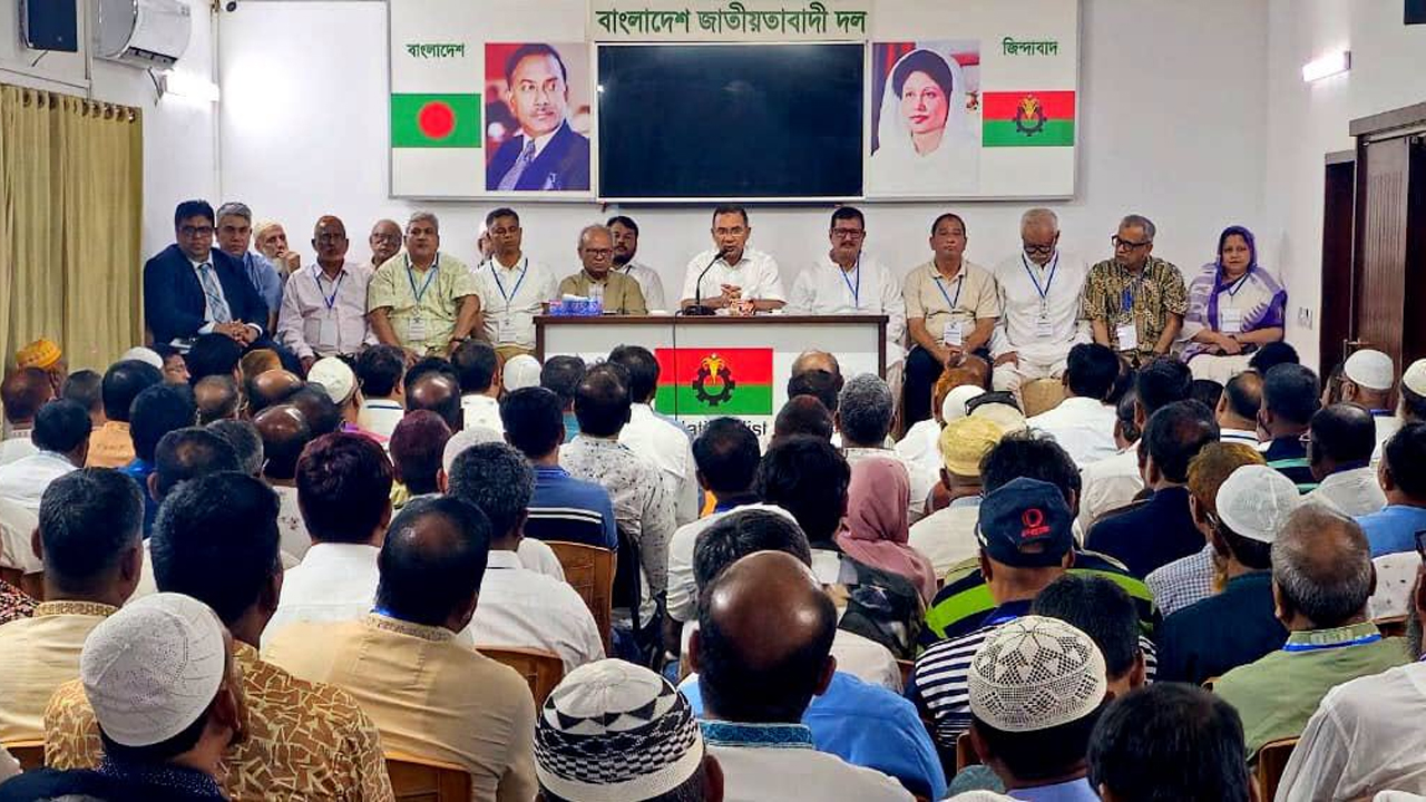 রাজশাহী মহানগর ও জেলা বিএনপি নেতাদের সাথে বৈঠক করেছেন প্রধানমন্ত্রী তারেক রহমান
