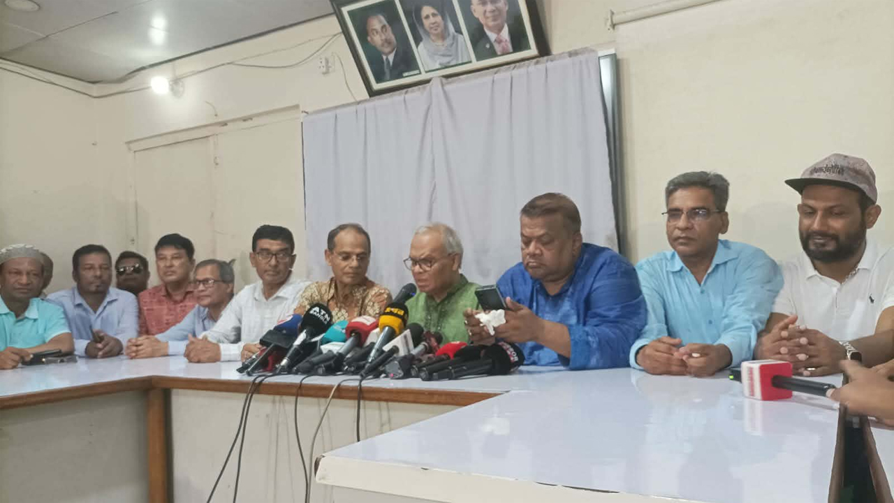সংরক্ষিত নারী আসনে চূড়ান্ত প্রার্থী ঘোষণা করছেন বিএনপির সিনিয়র যুগ্ম মহাসচিব অ্যাডভোকেট রুহুল কবির রিজভী