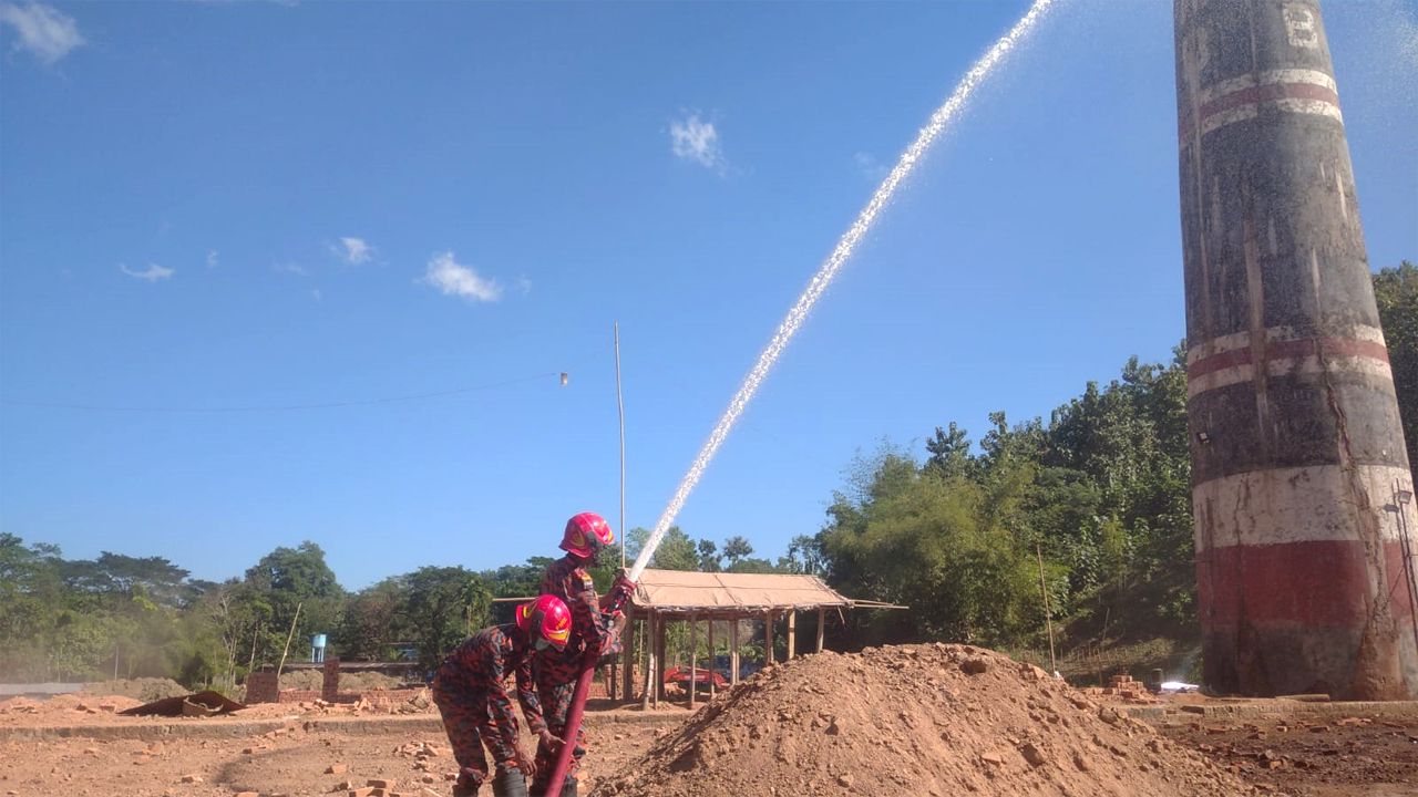 ৩ অবৈধ ইটভাটা বন্ধ ও জরিমানা