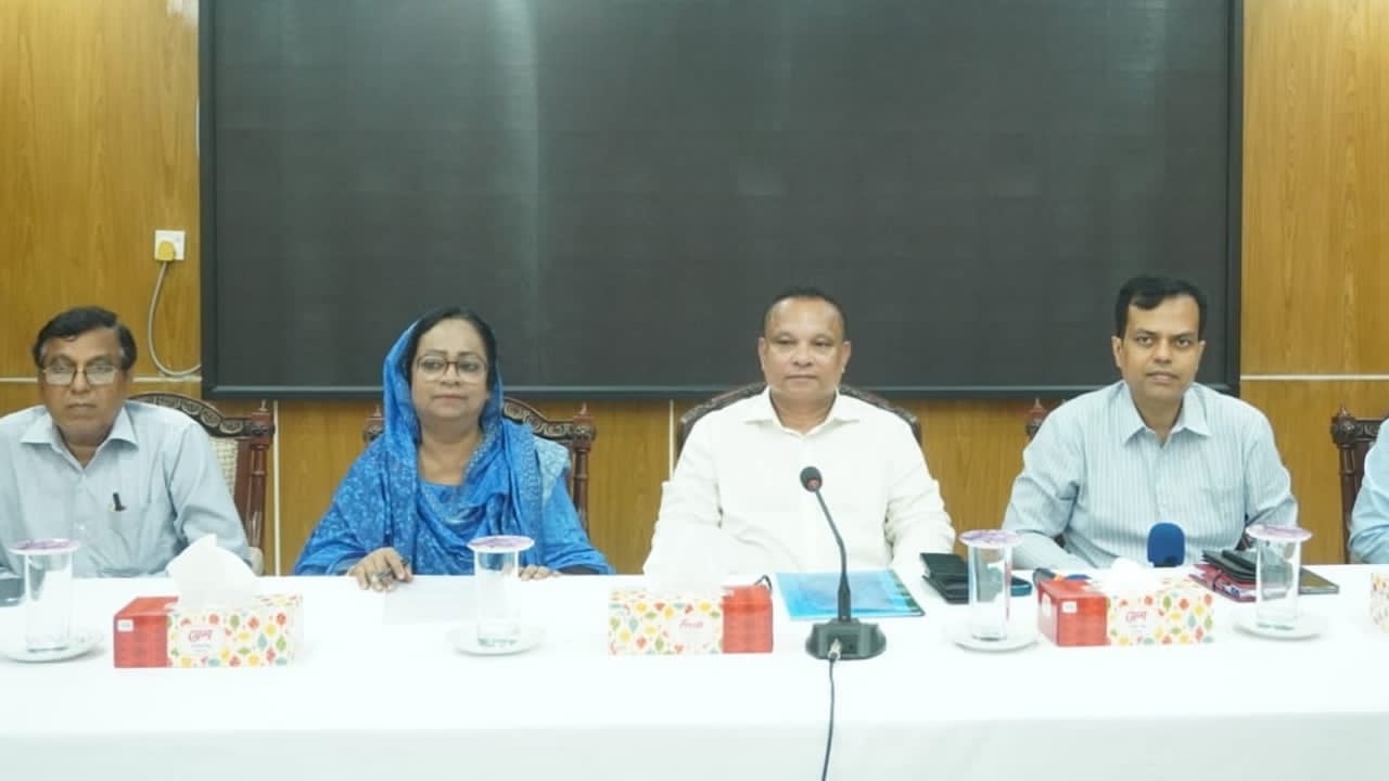 বরিশাল সার্কিট হাউজ মিলনায়তনে অনুষ্ঠিত মতবিনিময় সভা