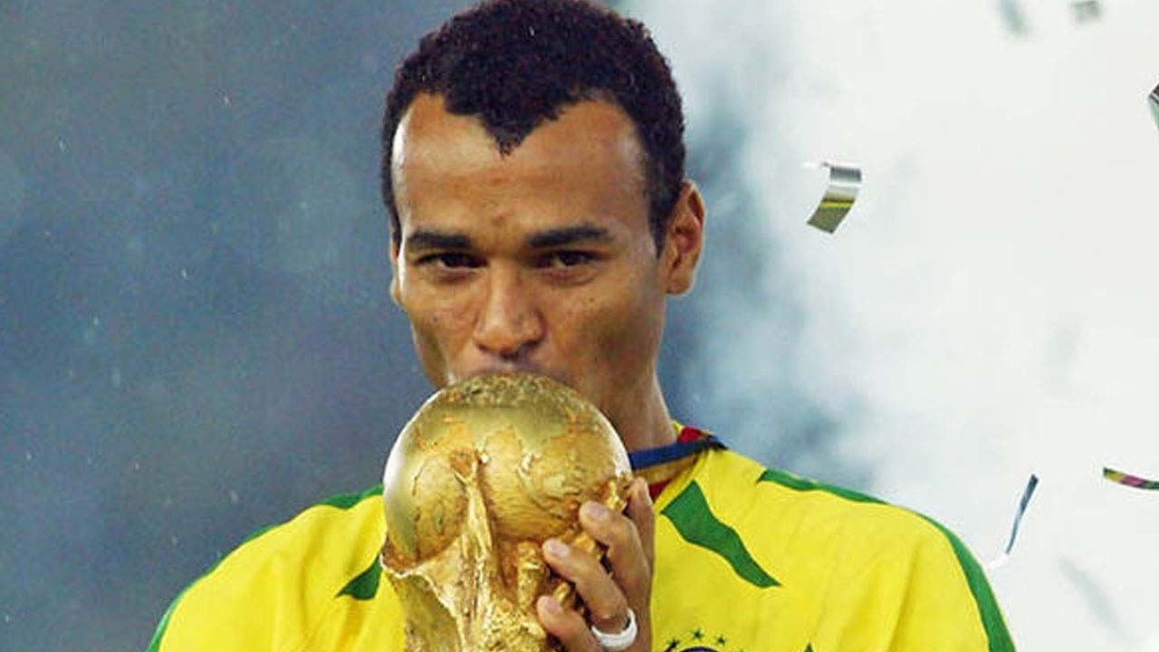 ব্রাজিলের বিশ্বকাপ ফুটবলজয়ী অধিনায়ক কাফু