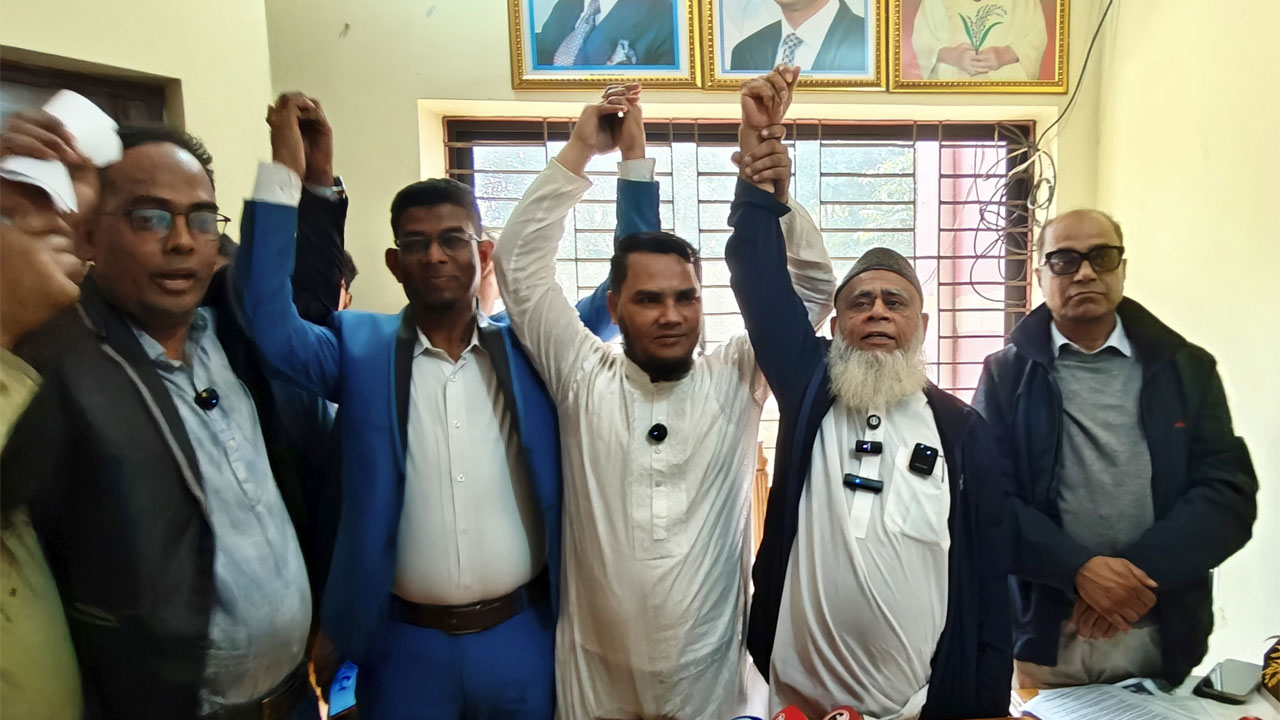 ড. জালাল উদ্দিনের বাসভবনে সংবাদ সম্মেলন