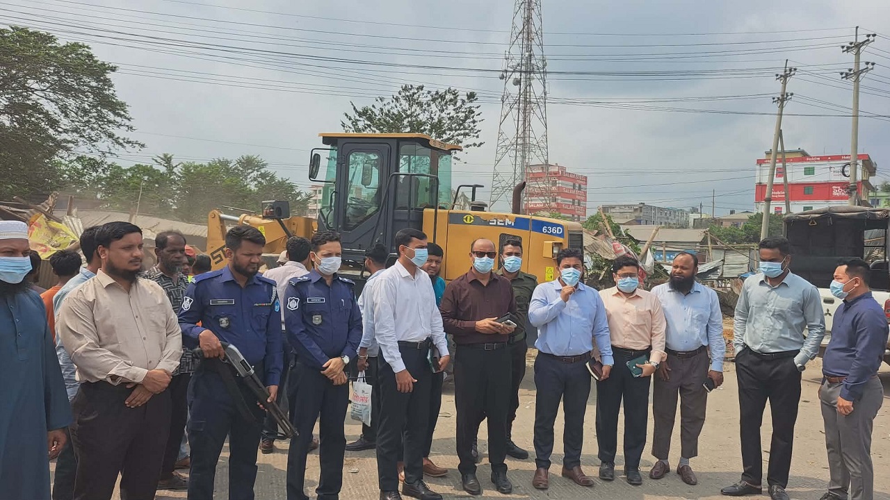 ঈদে যানজট এড়াতে ঢাকা-চট্টগ্রাম মহাসড়কে শতাধিক অবৈধ স্থাপনা উচ্ছেদ