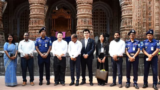 কান্তজীউ মন্দির পরিদর্শনে চীনা রাষ্ট্রদূত