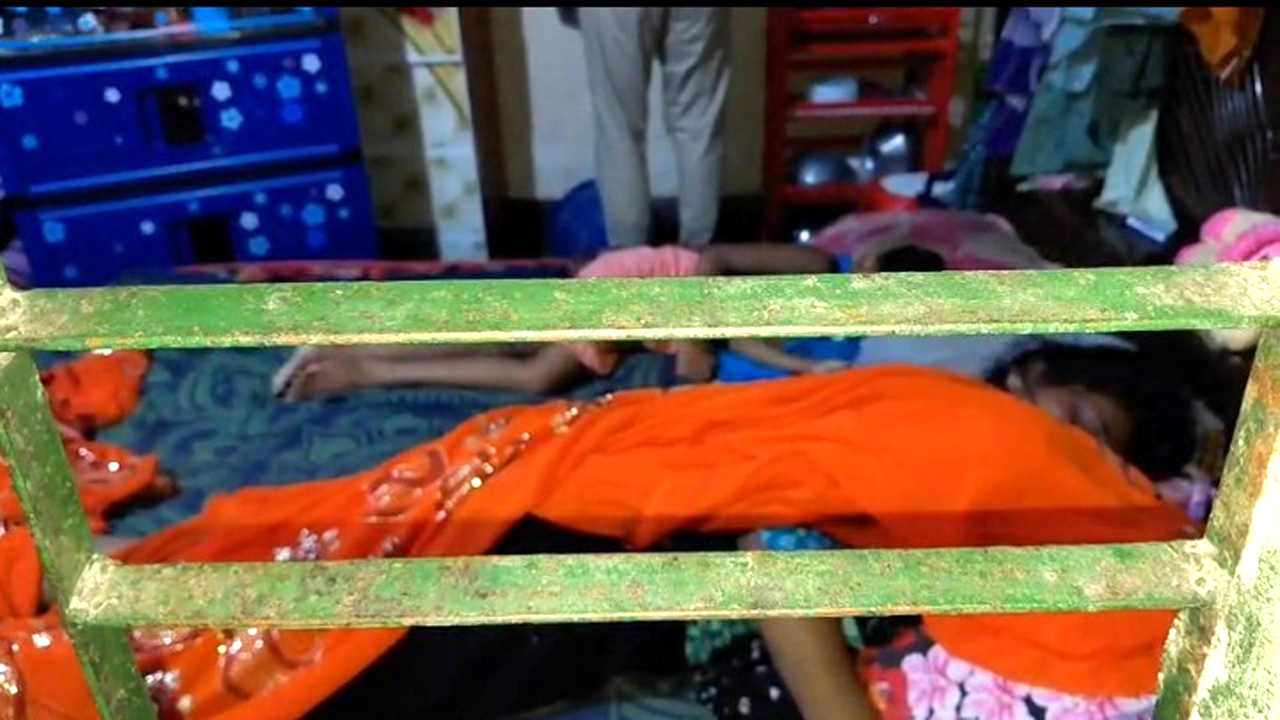 একই পরিবারের তিনজনের লাশ উদ্ধার