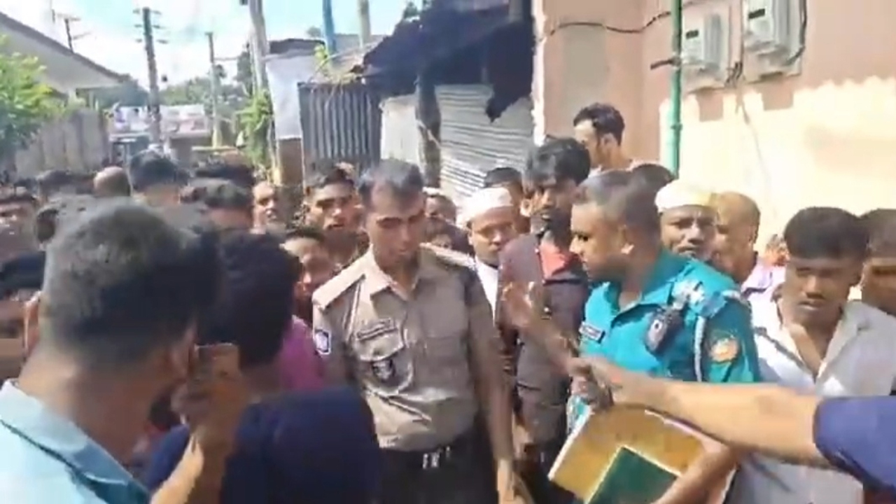 রংপুরে অটোরিকশা গ্যারেজ মালিকের লাশ উদ্ধার করেছে পুলিশ