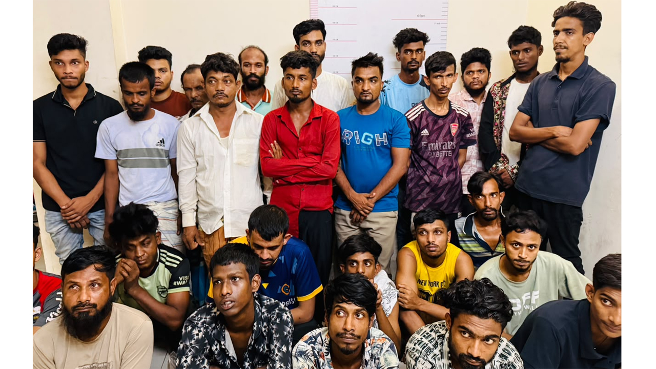 ডিএমপির বিশেষ অভিযানে গ্রেফতাদের একাংশ
