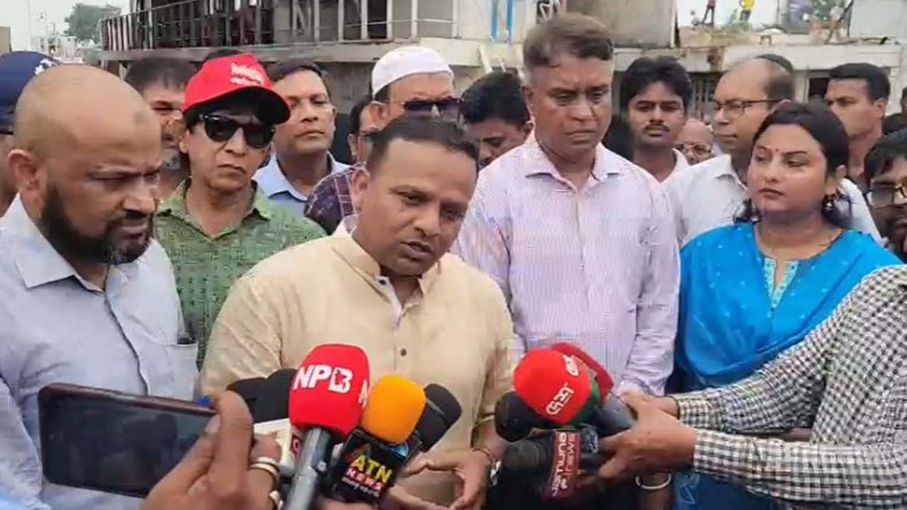 পাটুরিয়া লঞ্চঘাট ও ফেরিঘাট পরিদর্শনকালে নৌ প্রতিমন্ত্রী মো: রাজিব আহসান