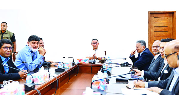 প্রধানমন্ত্রী তারেক রহমান সচিবালয়ে সৌরবিদ্যুৎ সংক্রান্ত সভায় সভাপতিত্ব করেন : পিআইডি