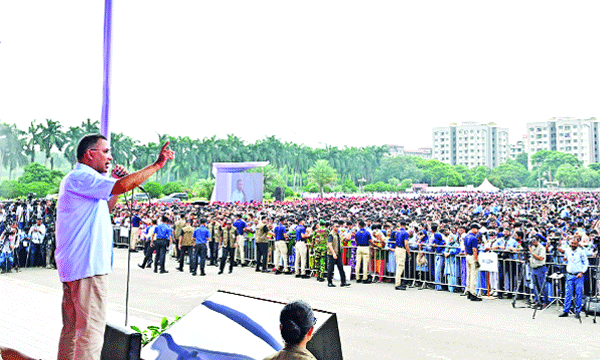 প্রধানমন্ত্রী তারেক রহমান জাতীয় সংসদ ভবনের দক্ষিণ প্লাজায় দেশব্যাপী ডেঙ্গু প্রতিরোধ ও পরিচ্ছন্নতা অভিযানের উদ্বোধনী অনুষ্ঠানে বক্তৃতা করেন  : পিআইডি