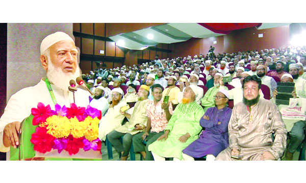 রংপুর শিল্পকলা একাডেমি মিলনায়তনে সুধী সমাবেশে বক্তব্য রাখেন ডা: শফিকুর রহমান   : নয়া দিগন্ত