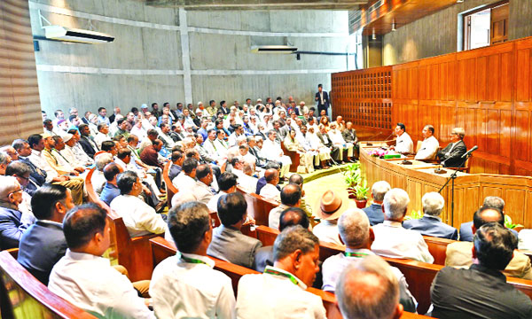 প্রধানমন্ত্রী তারেক রহমান সংসদ সচিবালয়ের পশ্চিম ব্লকে বিএনপির এমপিদের সাথে বৈঠক করেন : নয়া দিগন্ত