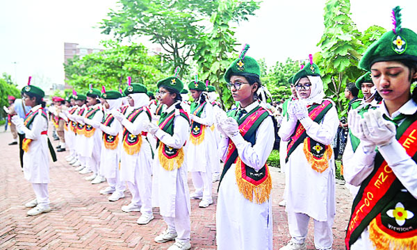 মাইলস্টোন স্কুল অ্যান্ড কলেজে বিমান দুর্ঘটনায় বছরপূর্তি উপলক্ষে অনুষ্ঠানে নিহত শিক্ষার্থীদের স্মরণে দোয়া করা হয় : নয়া দিগন্ত