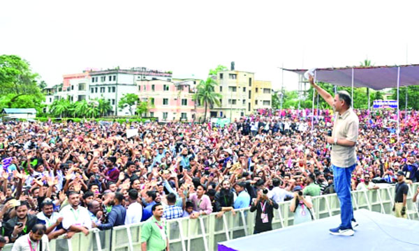 প্রধানমন্ত্রী তারেক রহমান গতকাল মৌলভীবাজারের শ্রীমঙ্গলে জনসভায় বক্তৃতা করেন  : নয়া দিগন্ত