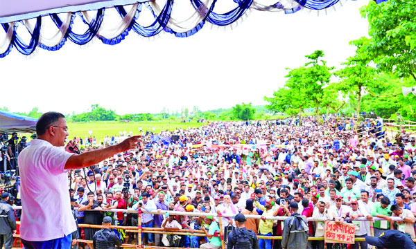 কক্সবাজারে জনসভায় বক্তব্য রাখেন প্রধানমন্ত্রী তারেক রহমান  : নয়া দিগন্ত
