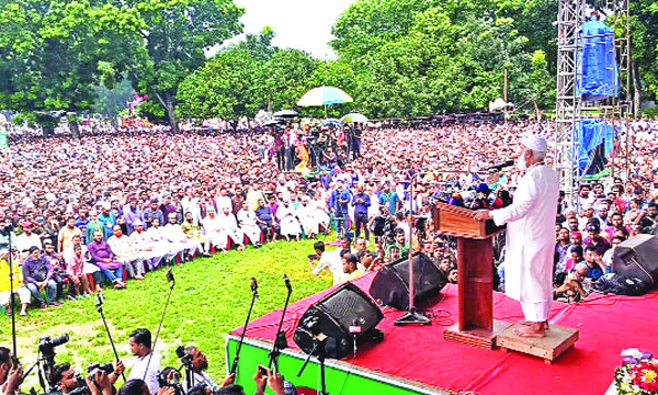 জামায়াতে ইসলামীর আমির ও বিরোধীদলীয় নেতা ডা: শফিকুর রহমান রংপুরে ১১ দলের জনসভায় বক্তব্য রাখেন : নয়া দিগন্ত