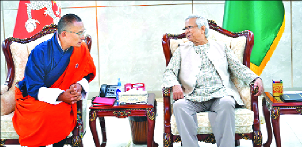 প্রধান উপদেষ্টা প্রফেসর মুহাম্মদ ইউনূস এবং ভুটানের প্রধানমন্ত্রী শেরিং তোবগে হজরত শাহজালাল আন্তর্জাতিক বিমানবন্দরের ভিআইপি লাউঞ্জে সংক্ষিপ্ত বৈঠক করেন