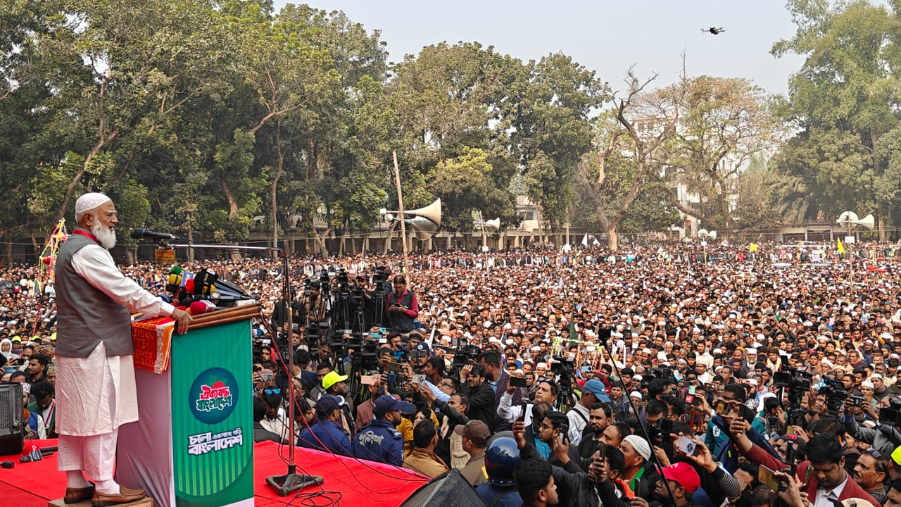 গাইবান্ধার পলাশবাড়ী এসএম পাইলট উচ্চ বিদ্যালয়ের মাঠে আয়োজিত নির্বাচনী জনসভায় ডা: শফিকুর রহমান