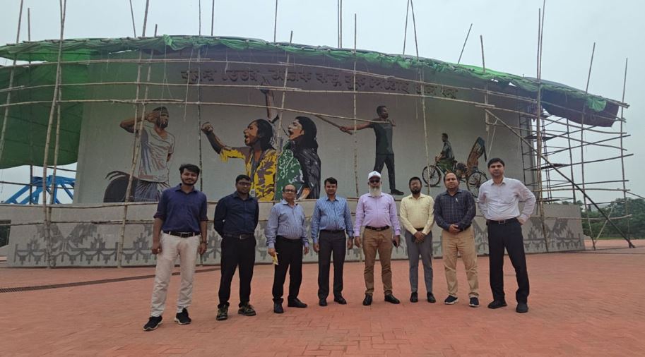পদ্মা সেতুর মাওয়া ও জাজিরা প্রান্তে বিশেষ গ্রাফিতি অঙ্কনের উদ্যোগ নেয়া হয়েছে