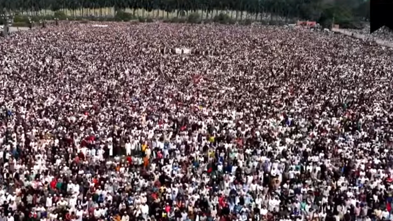 লাখো জনতার অংশগ্রহণে শহীদ ওসমান হাদির জানাজা