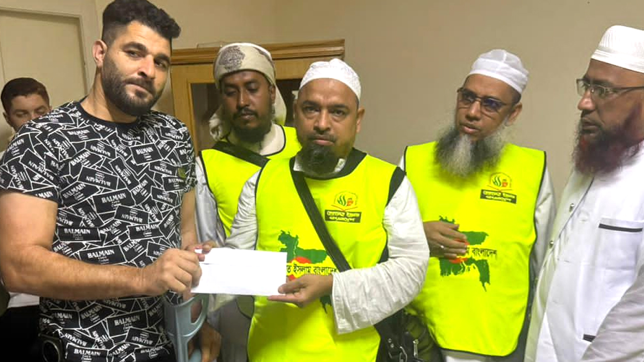 ফিলিস্তিনে গাজার হতাহতদের পরিবারের পাশে ফেনী জেলা হেফাজত