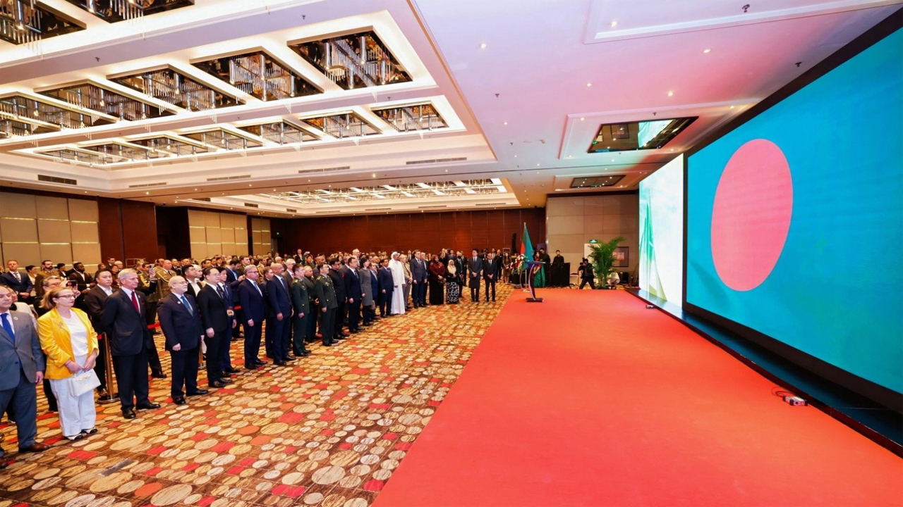 চীনে স্বাধীনতা ও জাতীয় দিবস উদযাপন