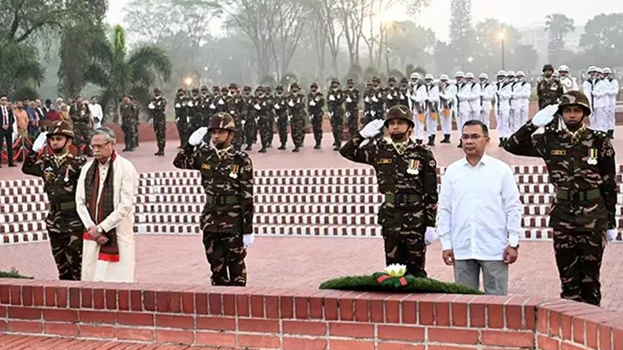 জাতীয় স্মৃতিসৌধে বীর শহীদদের প্রতি রাষ্ট্রপতি ও প্রধানমন্ত্রীর শ্রদ্ধা