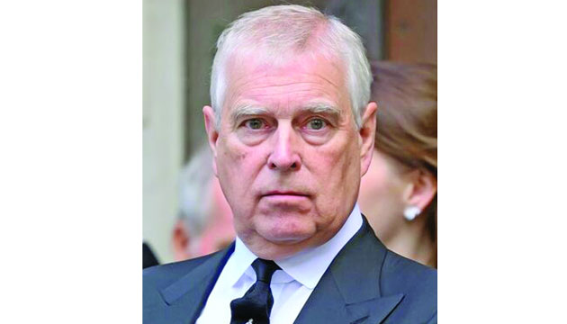 প্রিন্স অ্যান্ড্রুকে রাজপদ ও রাজপ্রাসাদ থেকে সরিয়ে দিলেন রাজা চার্লস