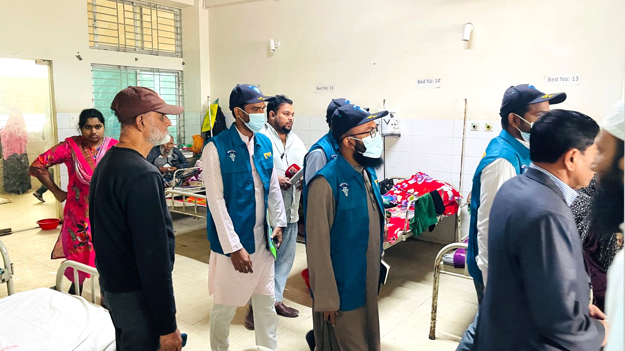 হাসপাতালে দুদকের অভিযান