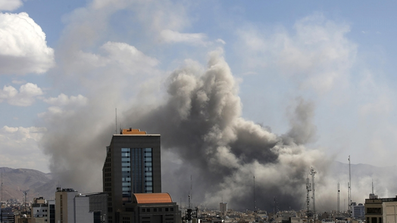 ইরানে ‘ধারাবাহিক’ বিমান হামলার ঘোষণা ইসরাইলের