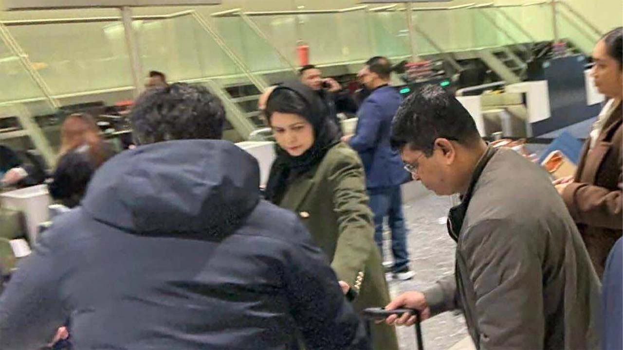 হিথরো বিমানবন্দরে চেকইন করছেন তারেক রহমানের স্ত্রী ডা: জুবাইদা রহমান