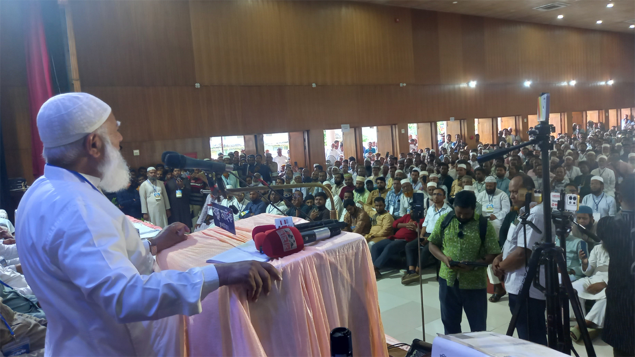 কুলাউড়ায় দখিনা দাওয়া সেন্টারে আয়োজিত চা শ্রমিকদের সাথে মতবিনিময় সভা