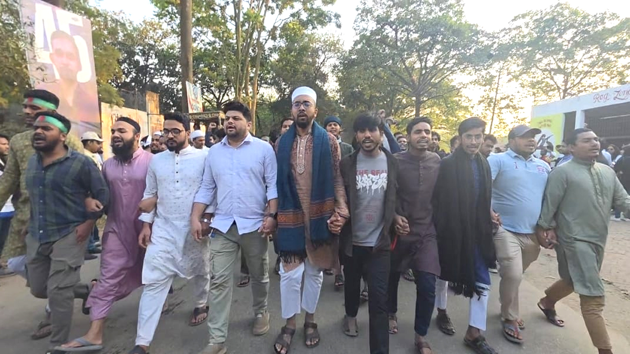 ওসমান হাদির ওপর গুলির প্রতিবাদে ও জুলাই হামলাকারীদের বিচারের দাবিতে বিক্ষোভ