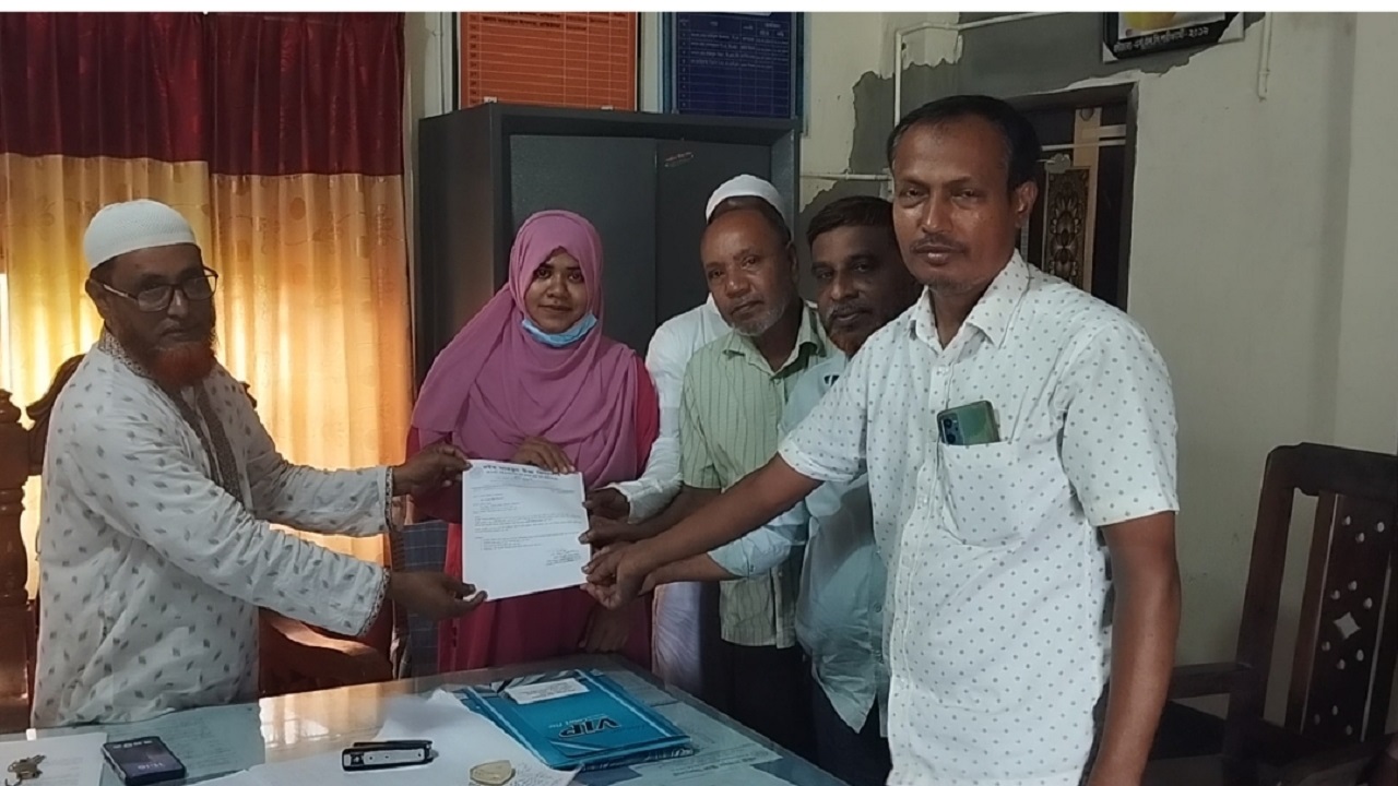 ৩০ বছর পর কটিয়াদীর রইছ মাহমুদ বিদ্যালয়ে নতুন বিষয়ের শিক্ষকের যোগদান