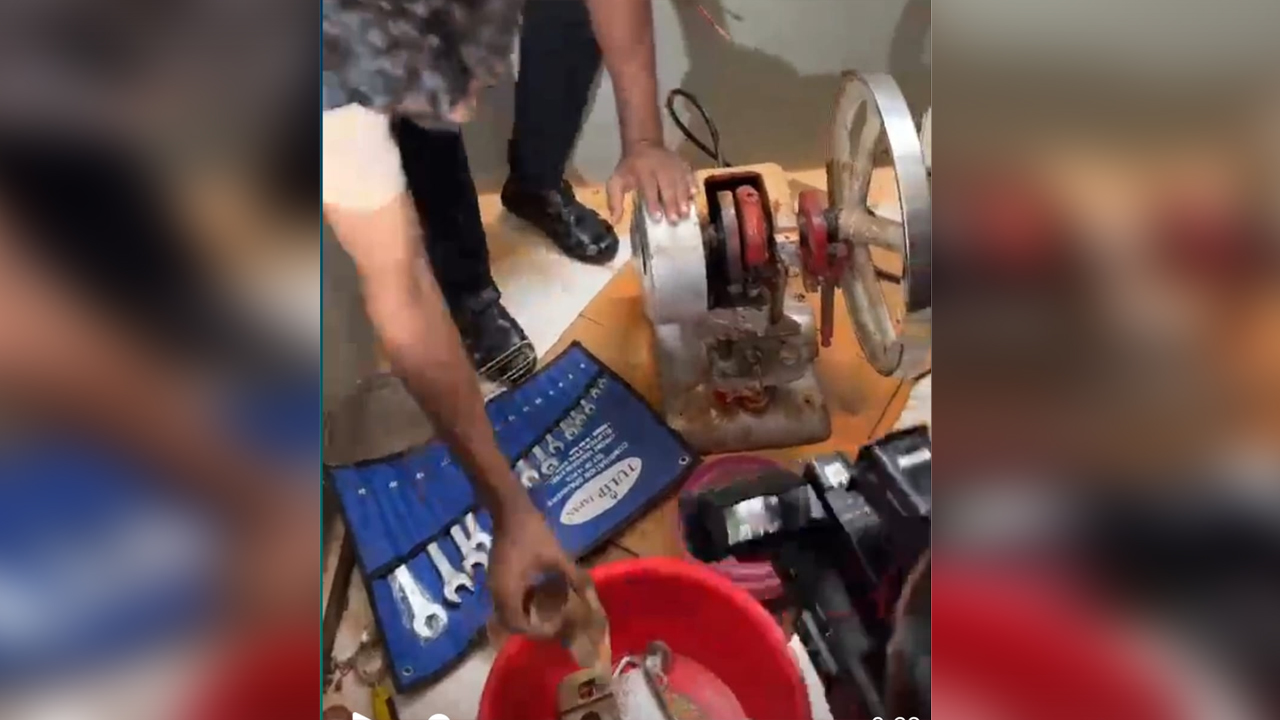 দক্ষিণ কেরানীগঞ্জের মদিনা কমপ্লেক্সে অভিযান চালিয়ে ইয়াবা তৈরির সরঞ্জামসহ দুইজনকে গ্রেফতার করেছে র‍্যাব-২।