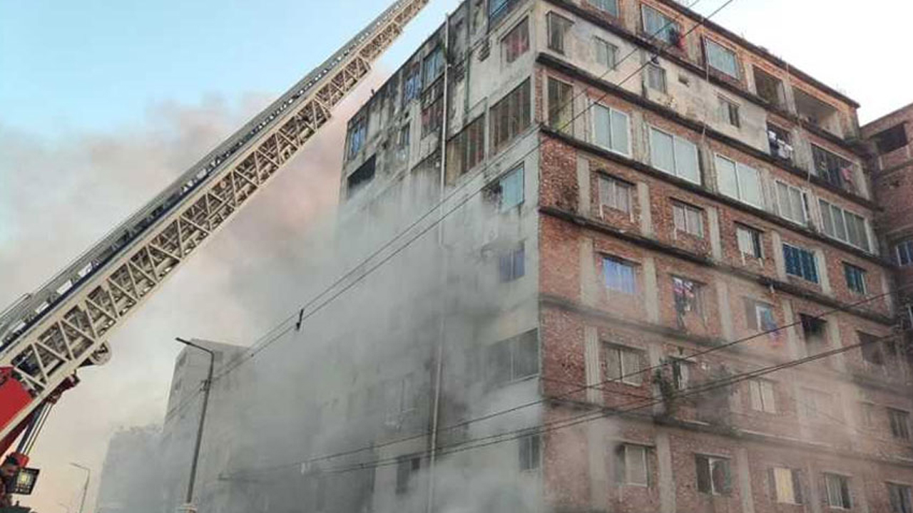 জমেলা টাওয়ারে আগুন