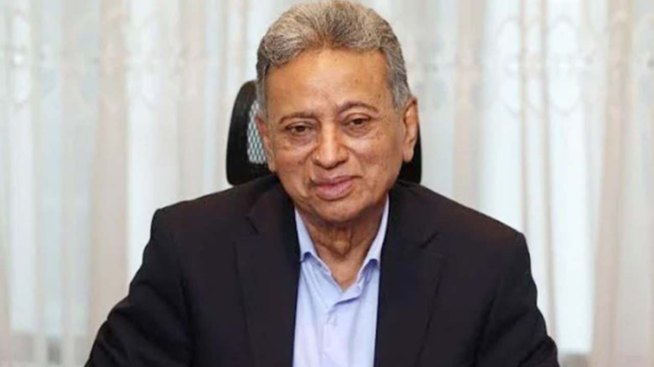 অর্থমন্ত্রী আমির খসরু মাহমুদ চৌধুরী
