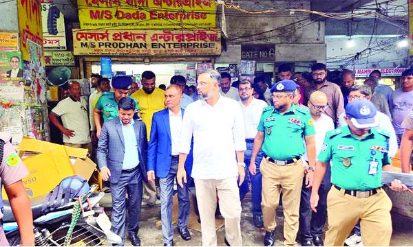 জাতীয় স্টেডিয়াম পরিদর্শনকালে যুব ও ক্রীড়া প্রতিমন্ত্রী আমিনুল হক : ক্রীড় পরিষদ
