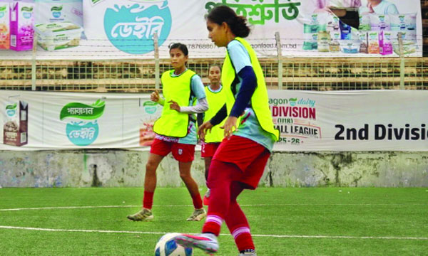 কমলাপুর স্টেডিয়ামে গতকাল শুরু হওয়া রাজশাহী স্টার্সের অনুশীলন : রাজশাহী স্টার্স