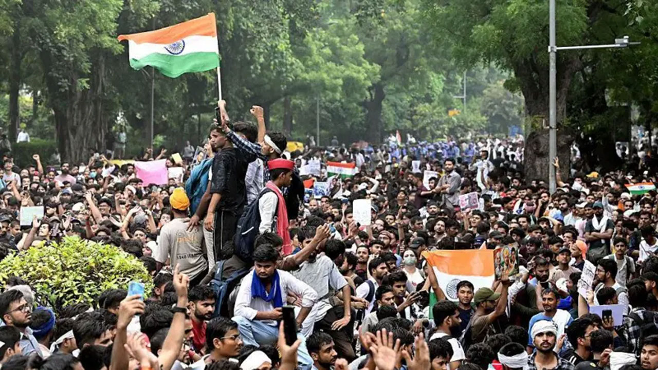 আন্দোলনরত ছাত্রের একাংশ