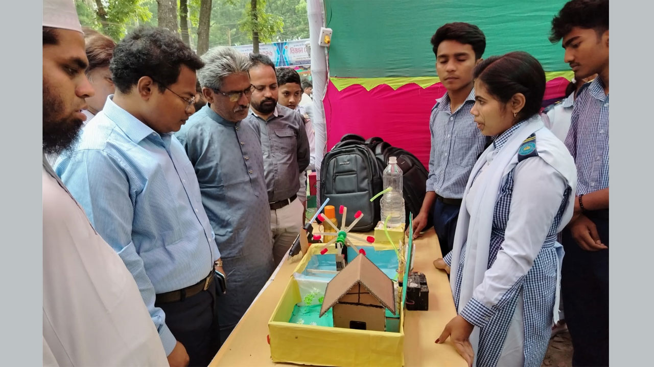 জাতীয় বিজ্ঞান ও প্রযুক্তি সপ্তাহ উপলক্ষে বিজ্ঞান মেলা