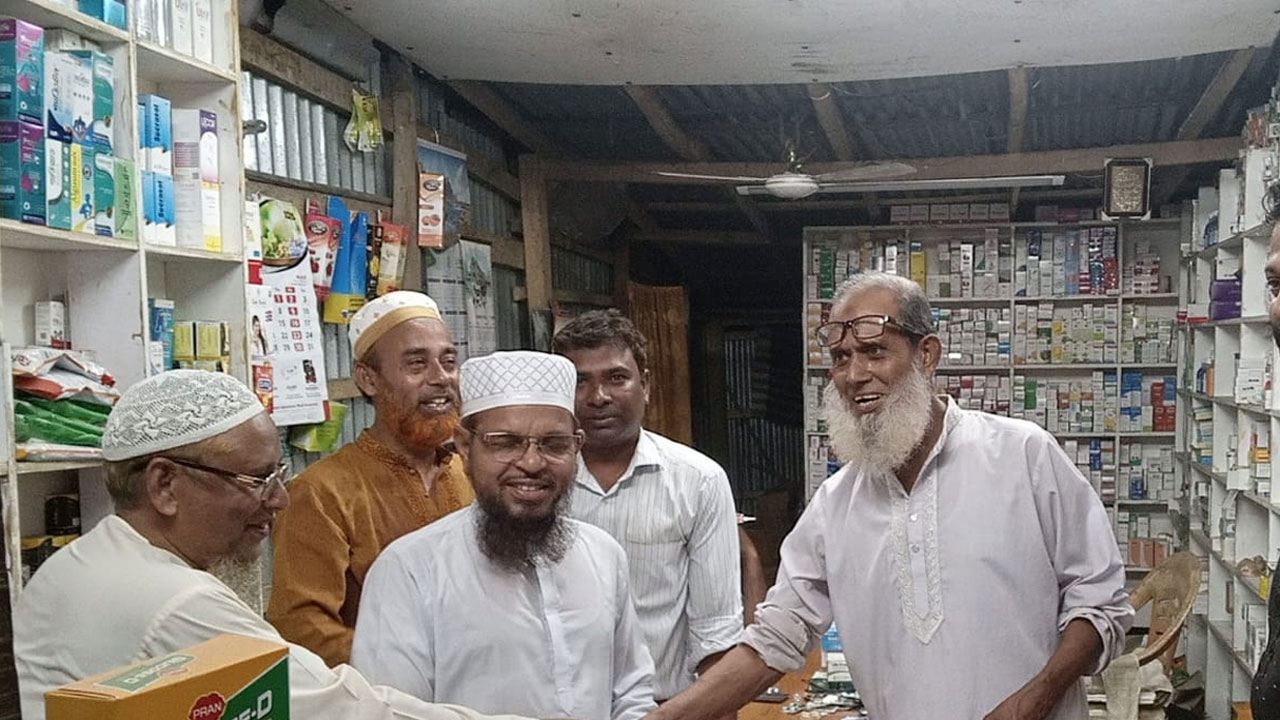 গণসংযোগ করেছেন অধ্যাপক মাওলানা মাহমুদুন্নবী তালুকদার